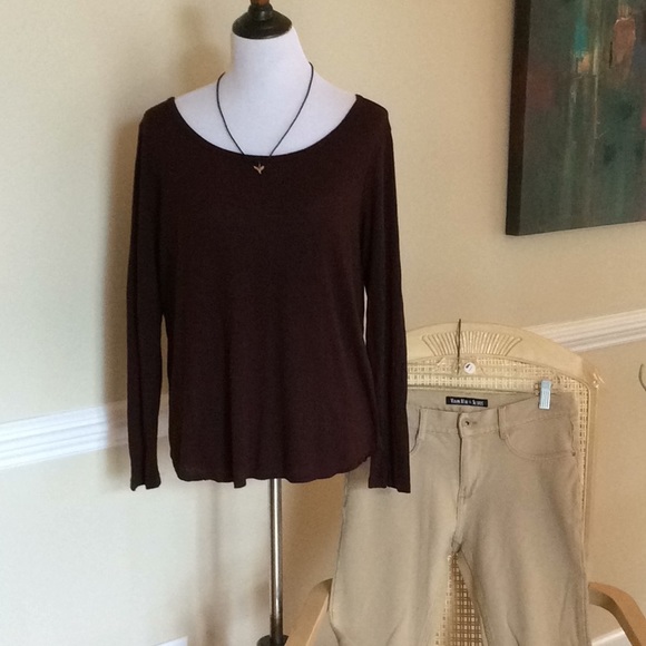 Tresics l/s burgundy scoop neck tee w/split tail - Picture 1 of 11